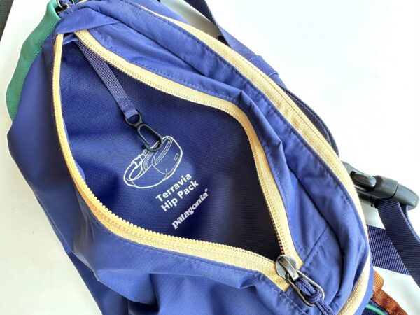 テラヴィア ヒップパック 4L ジッパー周りのディテール