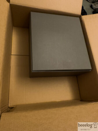 CETTIREの段ボールを開封した状態