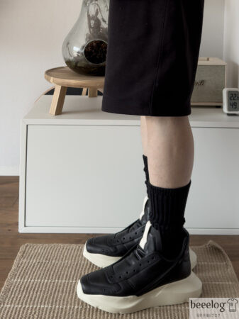 ヘルスニット シンカーソックス 黒をショーツに合わせた着用画像